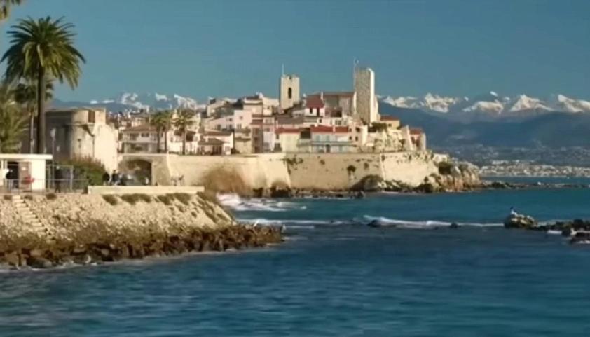 Appartement Vue Et Remparts. Entre Vieille Et Plages Antibes