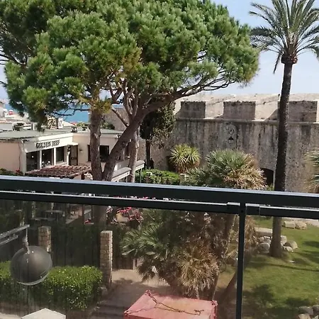 Vue Mer Et Remparts. Entre Vieille Ville Et Plages Antibes Exterior foto